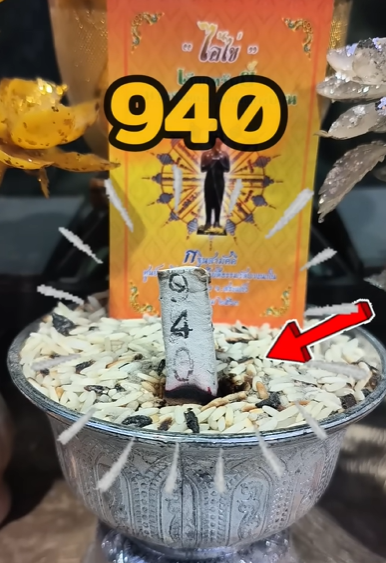 เลขธูปไอ้ไข่มหาเศรษฐี มาแรงอีกงวด! งวด 1 สิงหาคม 2568 ชัดเจน 3 ตัวตรง “940”